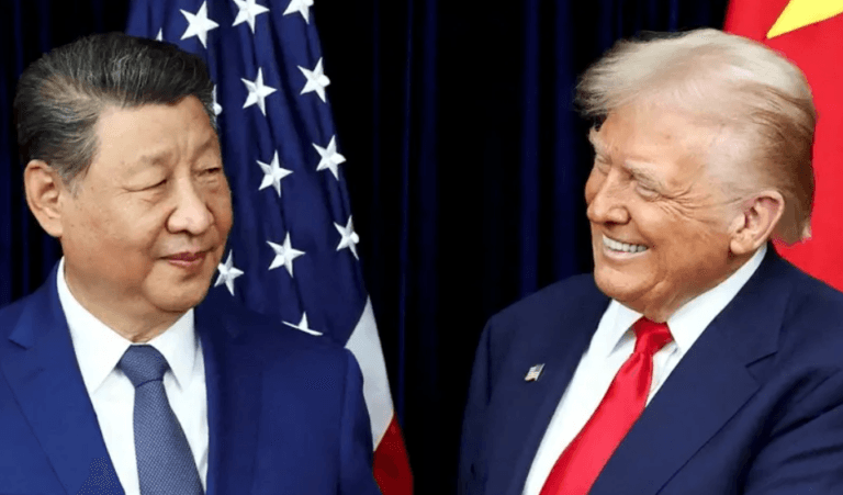 U.S. President Donald Trump (right) and Chinese President Xi Jinping (left) will hold bilateral talks in Busan at the end of October 2025